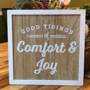 Farmhouse good tiding sign